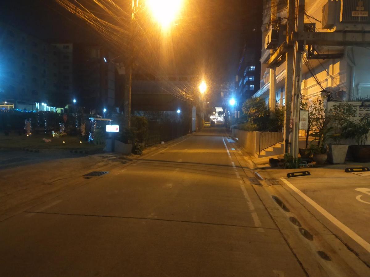 Soi2Inn Pattaya Luaran gambar