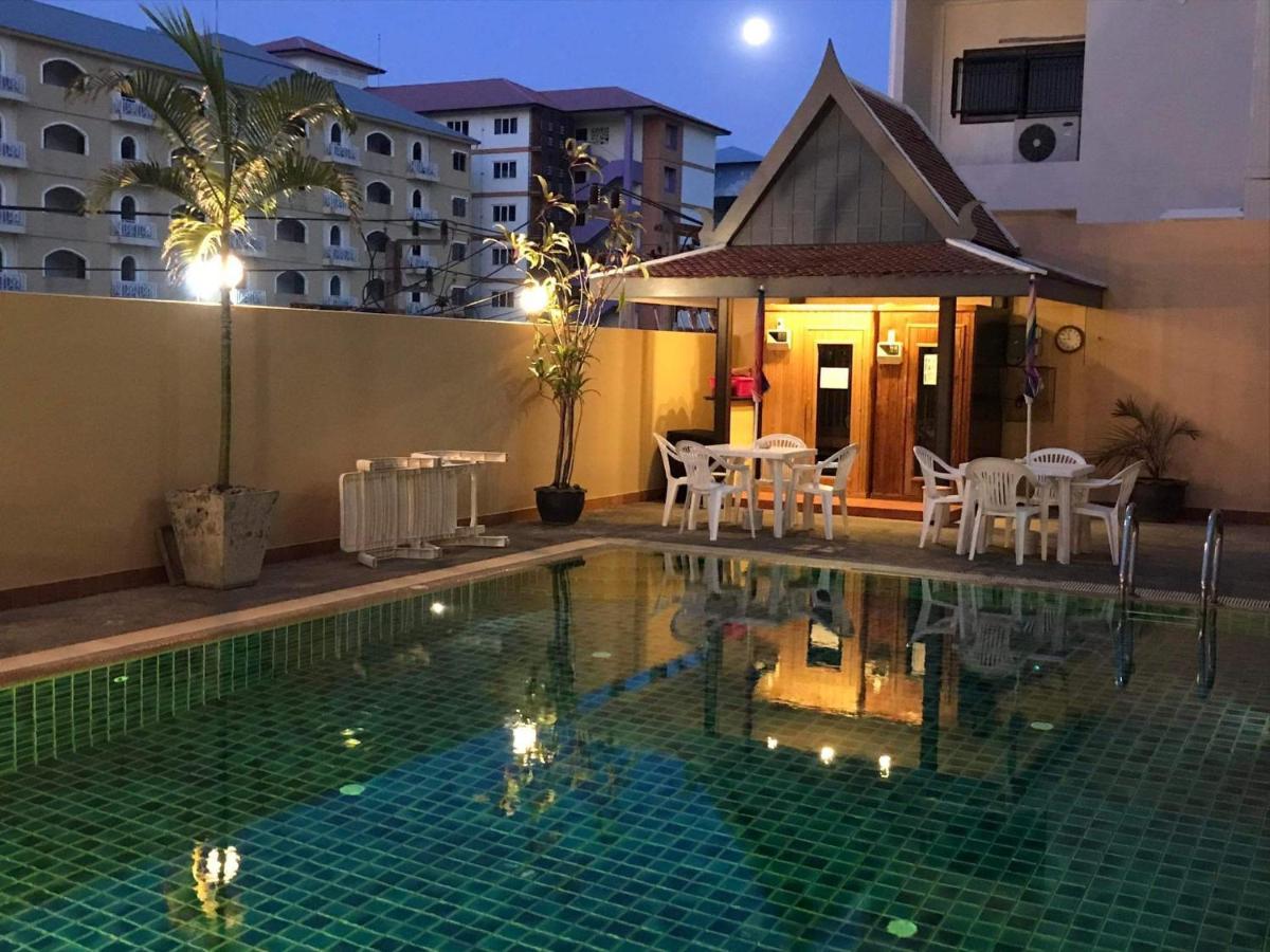 Soi2Inn Pattaya Luaran gambar