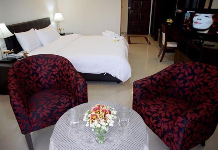 Soi2Inn Pattaya Luaran gambar
