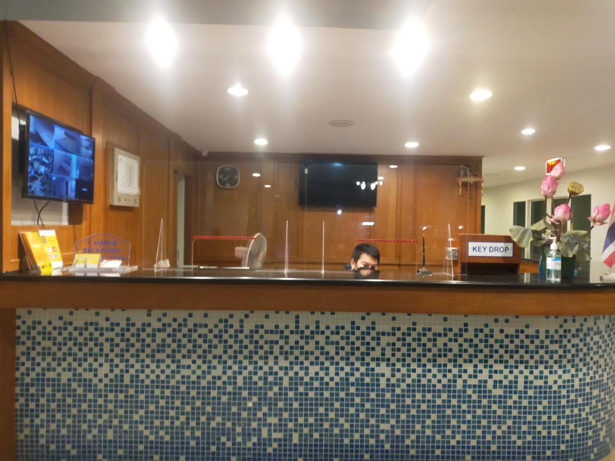 Soi2Inn Pattaya Luaran gambar