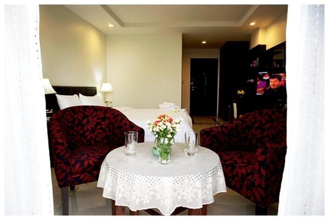 Soi2Inn Pattaya Luaran gambar